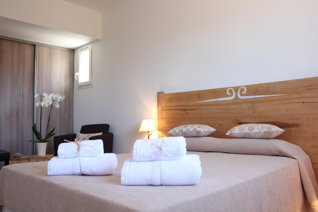 Villas CALA CORSA - 3 et 4 Chambres CALA ROSSA Porto-Vecchio - Villas entièrement Climatisées à 5 minutes à pied de la plage Cala Rossa Esterno foto